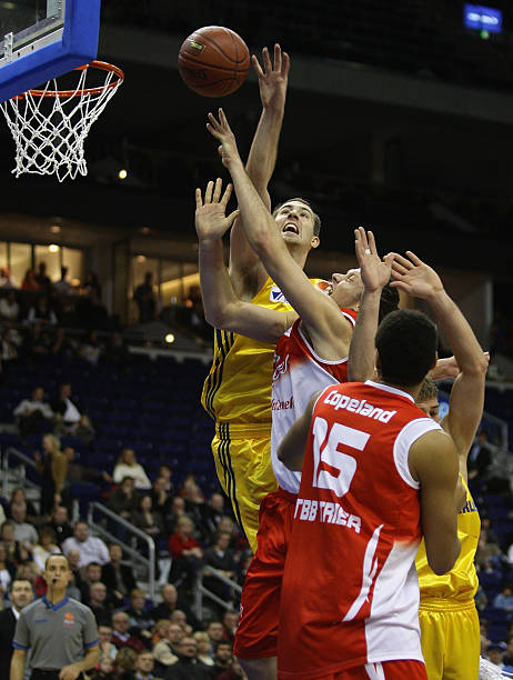 显得有些慌 显得有些慌