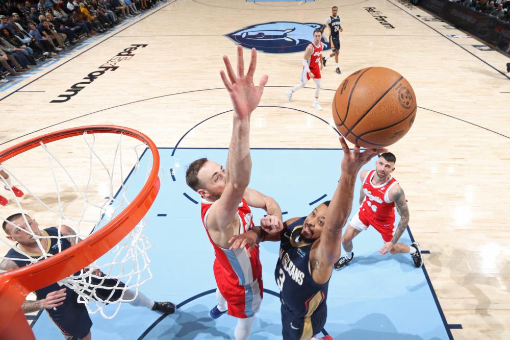 至少有三支 至少有三支